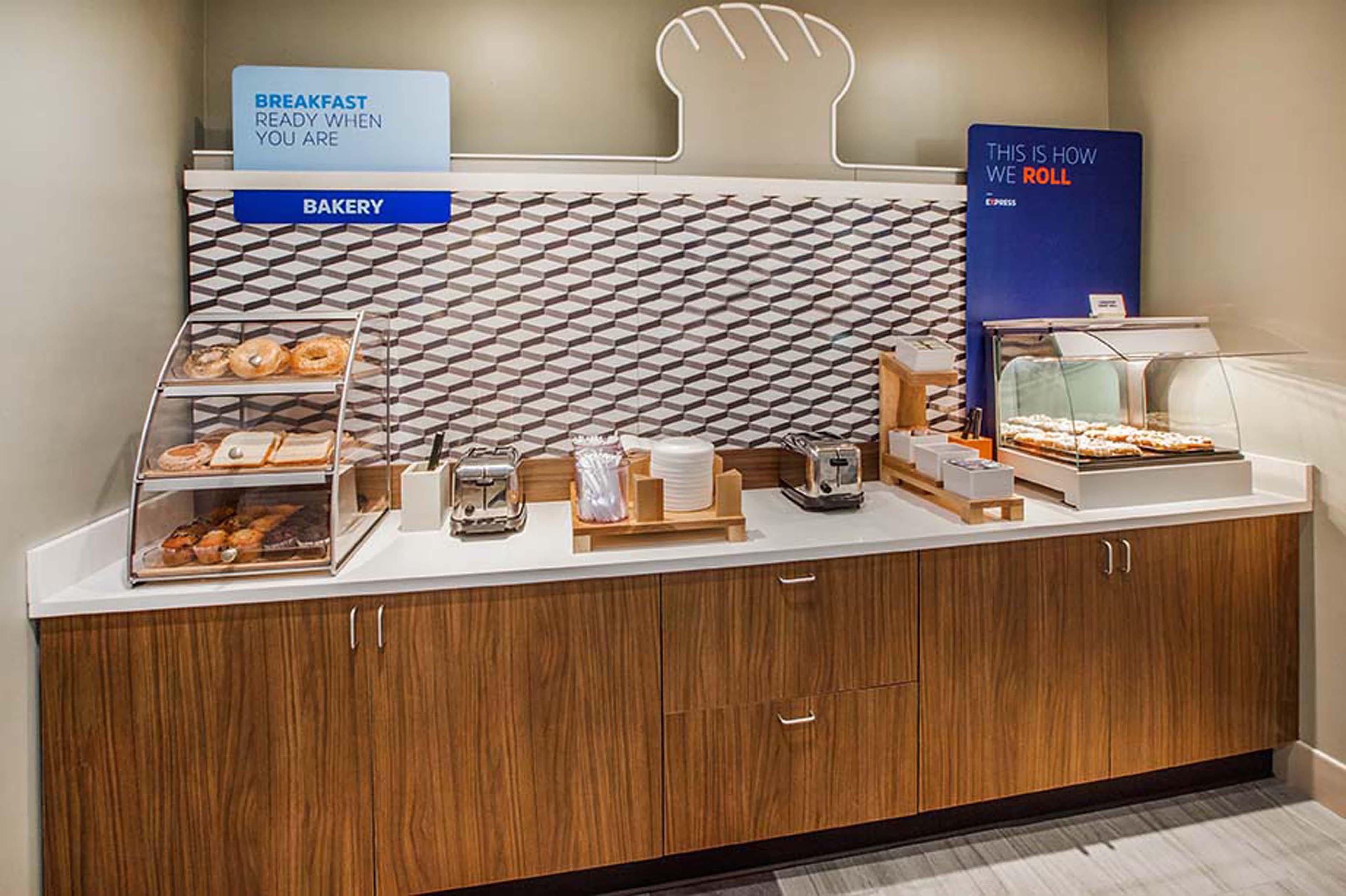 Holiday Inn Express & Suites - Dayton Southwest By Ihg Ngoại thất bức ảnh