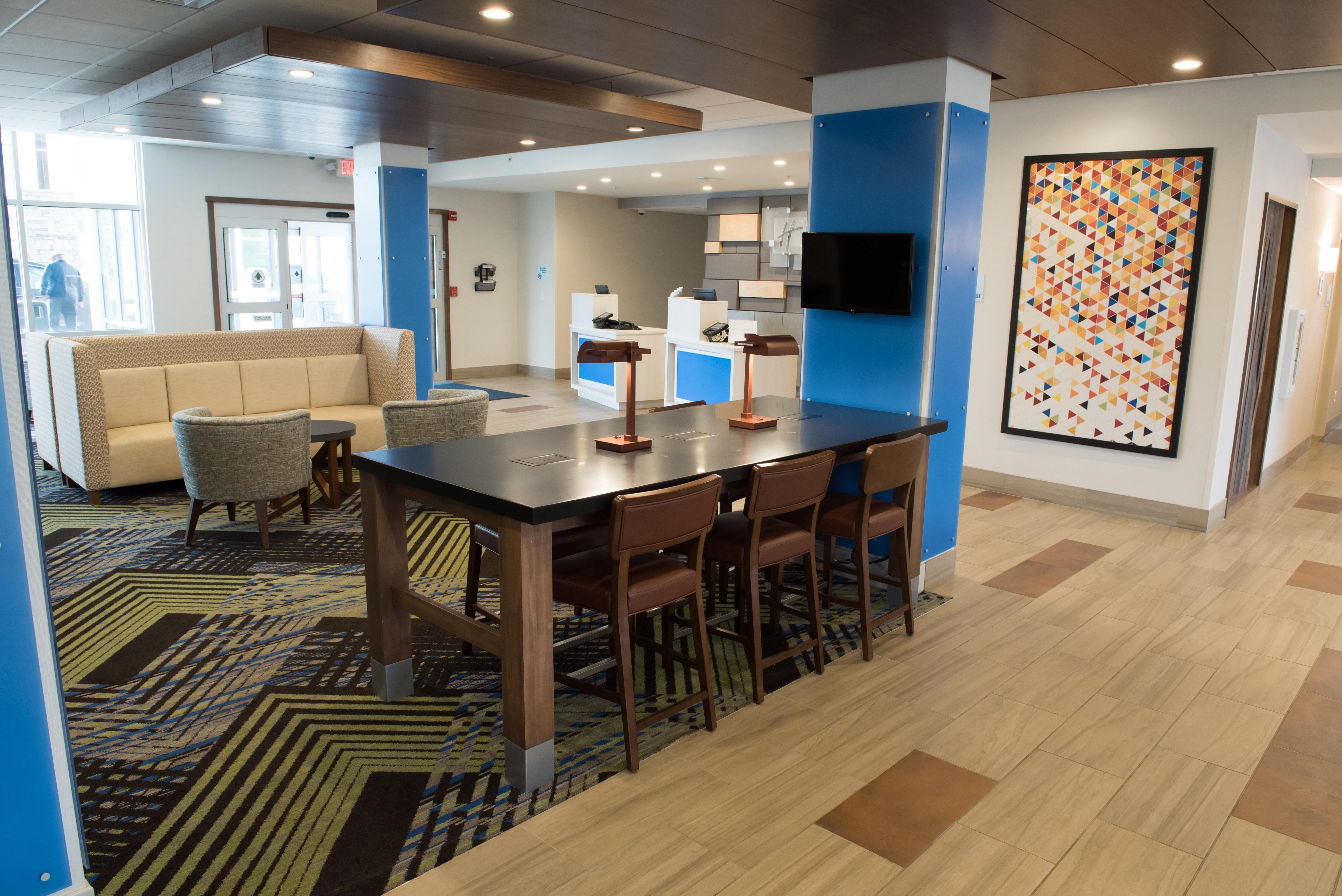 Holiday Inn Express & Suites - Dayton Southwest By Ihg Ngoại thất bức ảnh
