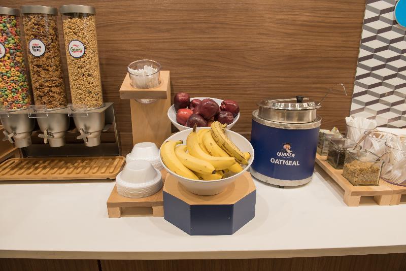 Holiday Inn Express & Suites - Dayton Southwest By Ihg Ngoại thất bức ảnh